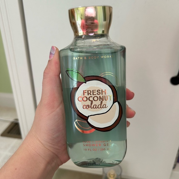 Bath & Body Works Fresh Coconut Colada - Picture 4 of 5